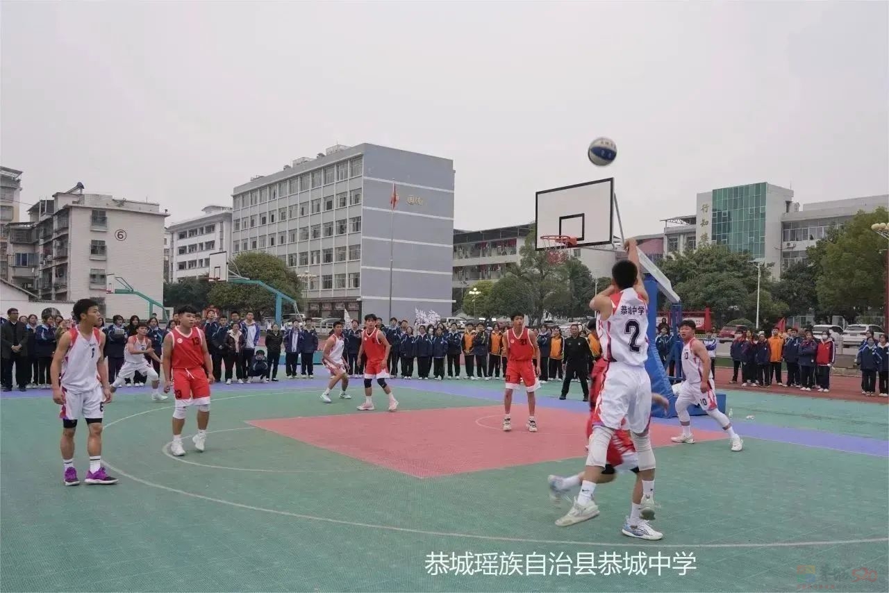 绘梦青春   迎“篮”拼搏——热烈祝贺恭城中学在全县高中生篮球比赛中荣获男女双冠144 / 作者:论坛小编01 / 帖子ID:312222