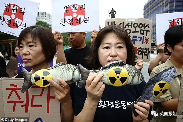 日本千吨死鱼涌向海岸，外媒怒骂核废水污染？日本人大破防竟现场捡鱼吃！900 / 作者:放眼看世界 / 帖子ID:312556