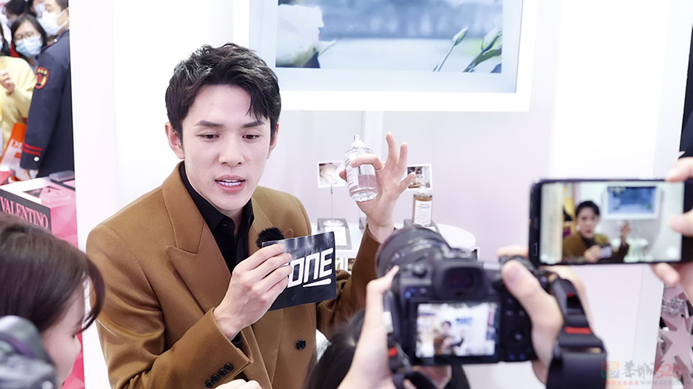 董宇辉，头部主播中的“最穷”顶流？243 / 作者:儿时的回忆 / 帖子ID:312645