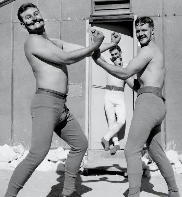 男生秋裤前为啥开个洞？居然TM不是用来尿尿的！732 / 作者:儿时的回忆 / 帖子ID:313273