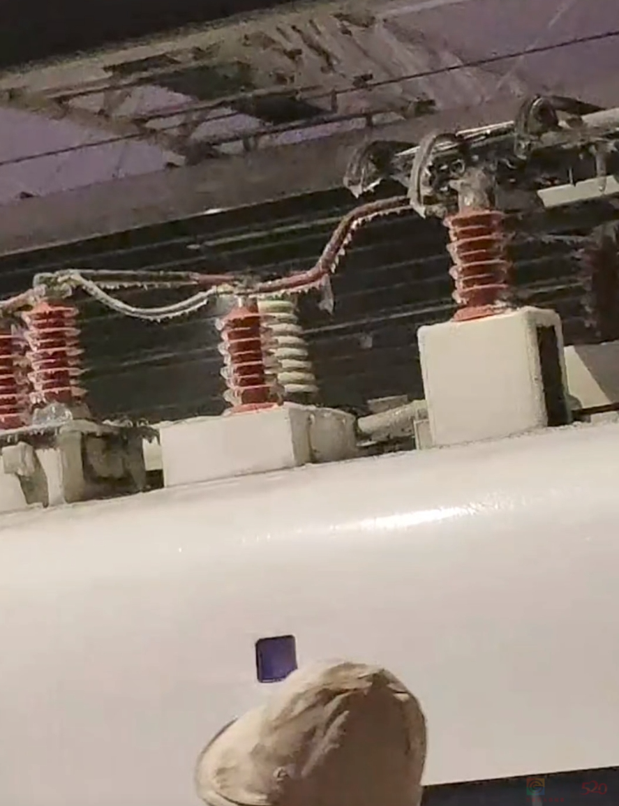 南方冻雨终于上热搜，这两天湖北人硬扛的样子太难了569 / 作者:儿时的回忆 / 帖子ID:313501