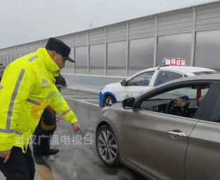 南方冻雨终于上热搜，这两天湖北人硬扛的样子太难了870 / 作者:儿时的回忆 / 帖子ID:313501