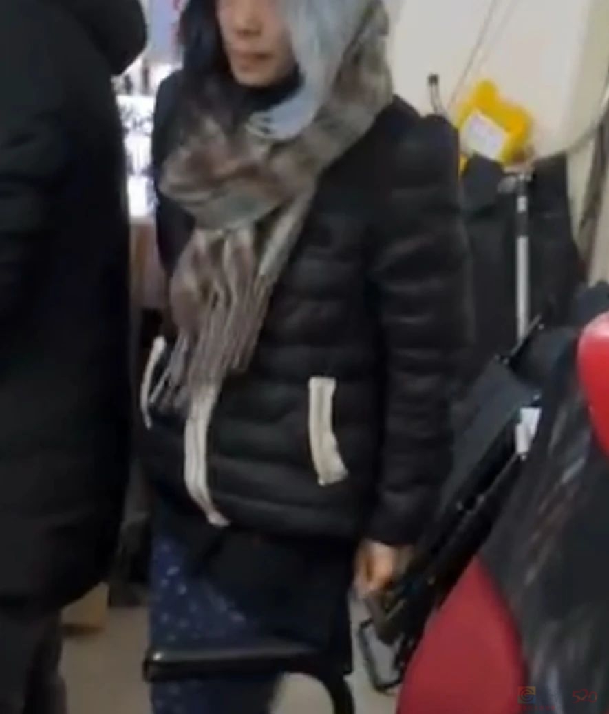 打工人争相比拼的“上班恶心穿搭”，一个比一个能逼疯老板249 / 作者:儿时的回忆 / 帖子ID:313893