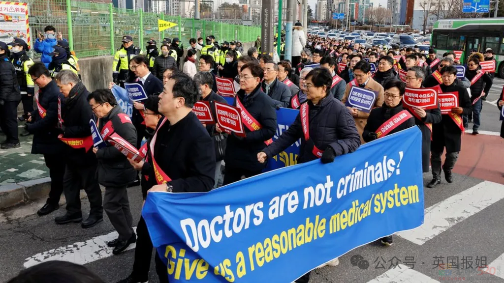 韩国政府与医生彻底决裂？或强迫罢工医生服兵役，2万医生将上街：破罐破摔病人死就死！148 / 作者:放眼看世界 / 帖子ID:313961