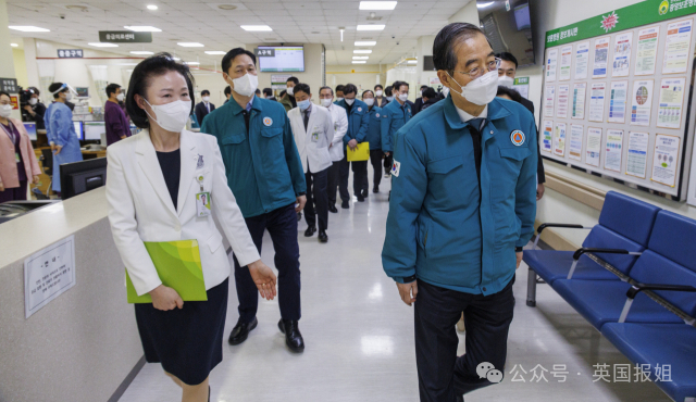 韩国政府与医生彻底决裂？或强迫罢工医生服兵役，2万医生将上街：破罐破摔病人死就死！466 / 作者:放眼看世界 / 帖子ID:313961