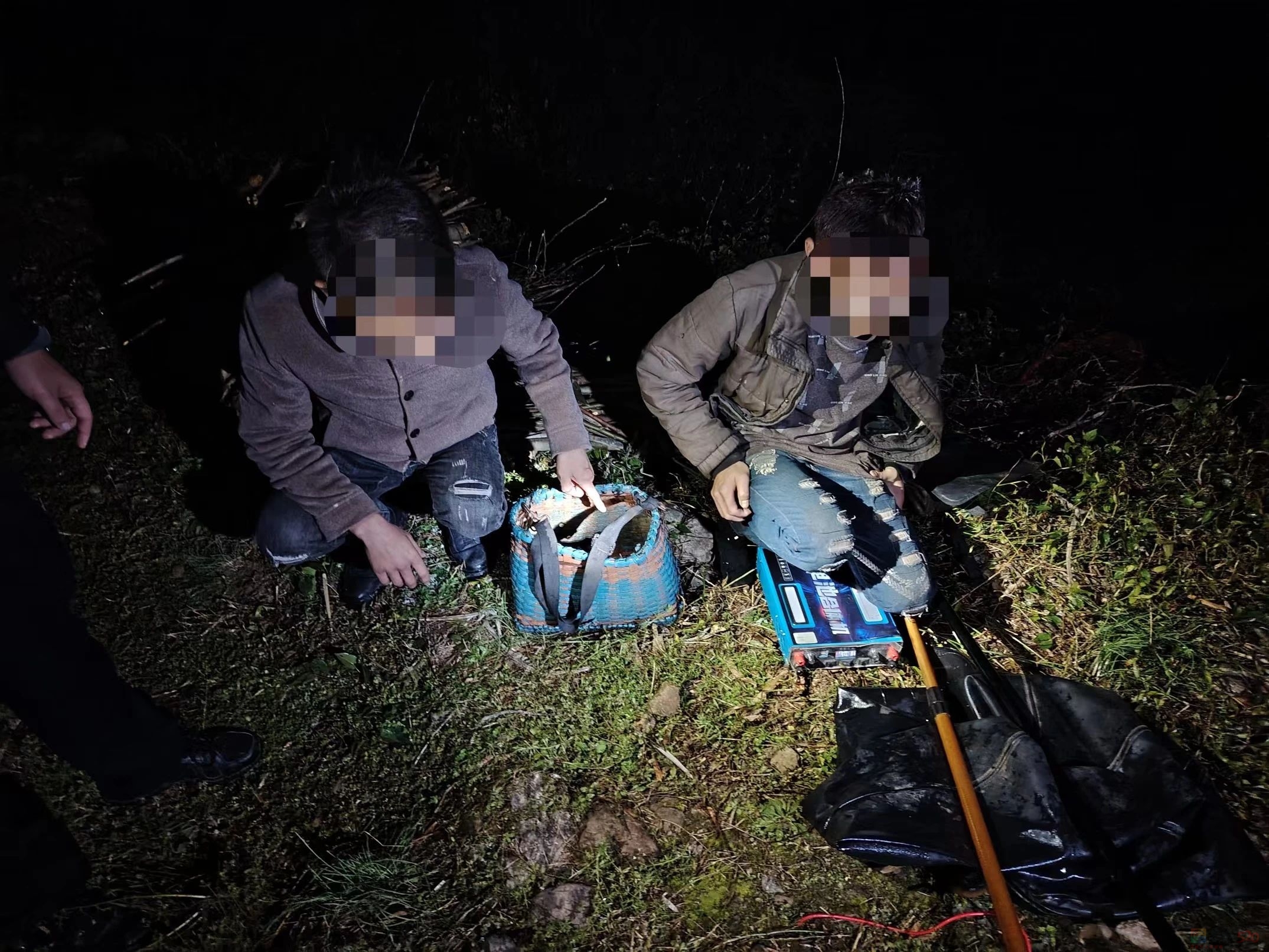 今年首例！恭城两男子非法捕捞水产品被抓812 / 作者:论坛小编01 / 帖子ID:314124