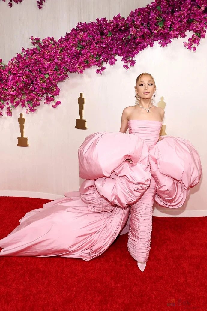 好莱坞女星集体回春？昨天的奥斯卡红毯，怎么个个都美得不像人类??……315 / 作者:放眼看世界 / 帖子ID:314135