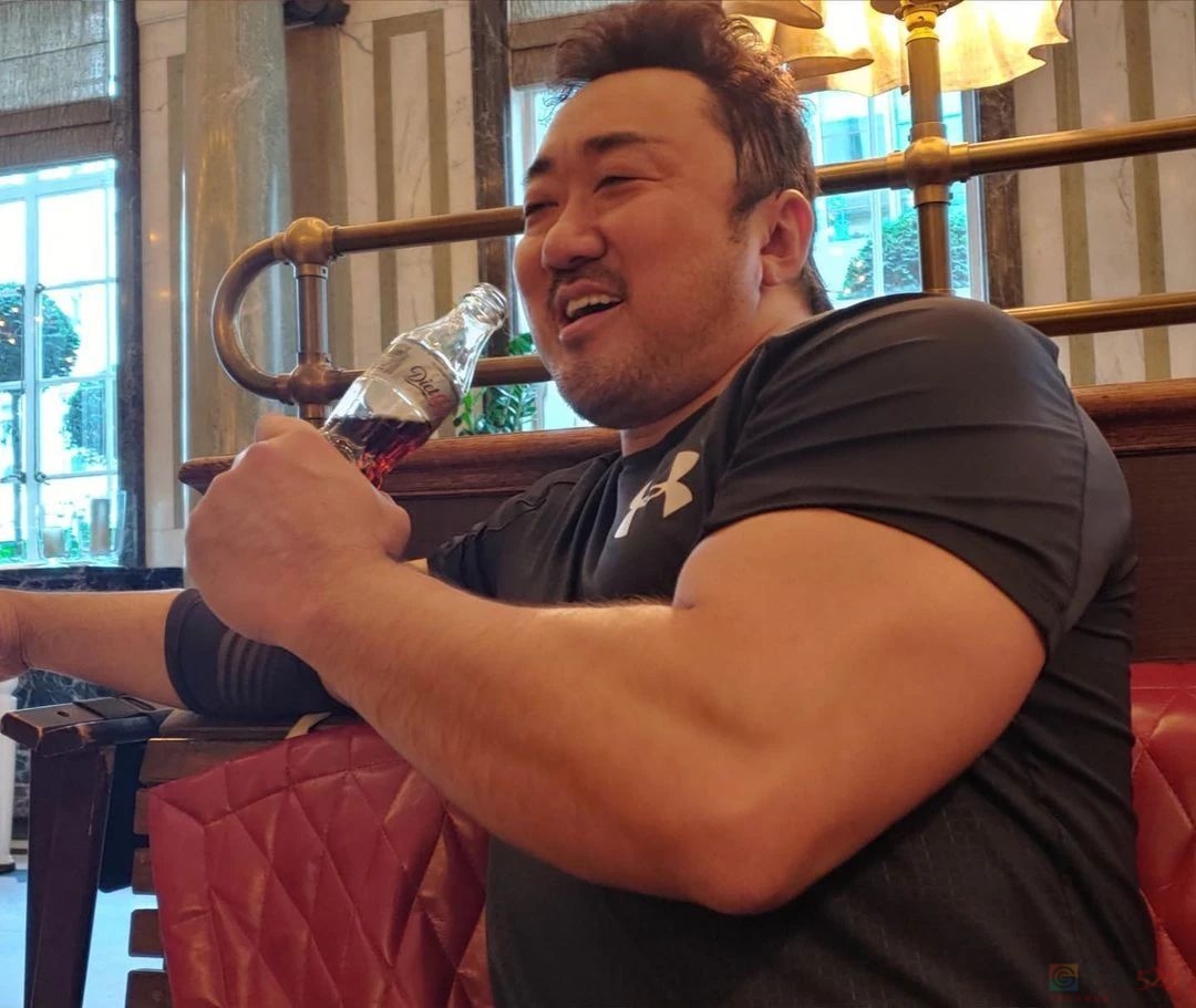 53岁韩国猛男一夜爆火，被中国网友捧为头像界顶流：太管用了！876 / 作者:放眼看世界 / 帖子ID:314309