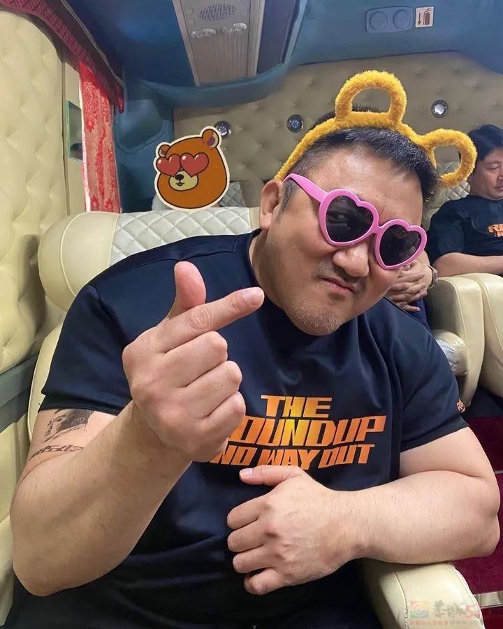 53岁韩国猛男一夜爆火，被中国网友捧为头像界顶流：太管用了！116 / 作者:放眼看世界 / 帖子ID:314309