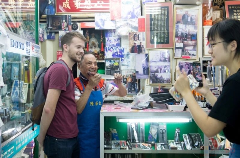 92岁香港刀王：磨一把菜刀收上千天价，却拒绝美国1000万诱惑，花80年把磨刀做到极致，顾客遍布全球：一生人只要做好一件事便足够630 / 作者:儿时的回忆 / 帖子ID:314721