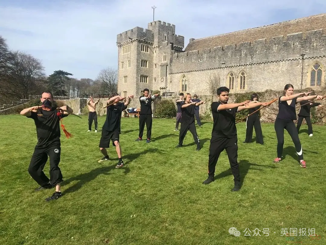 荷兰国王生日，全国大放假！亲民逗比一家五口带民众狂欢，三位公主福气长相超吸睛！624 / 作者:放眼看世界 / 帖子ID:314914