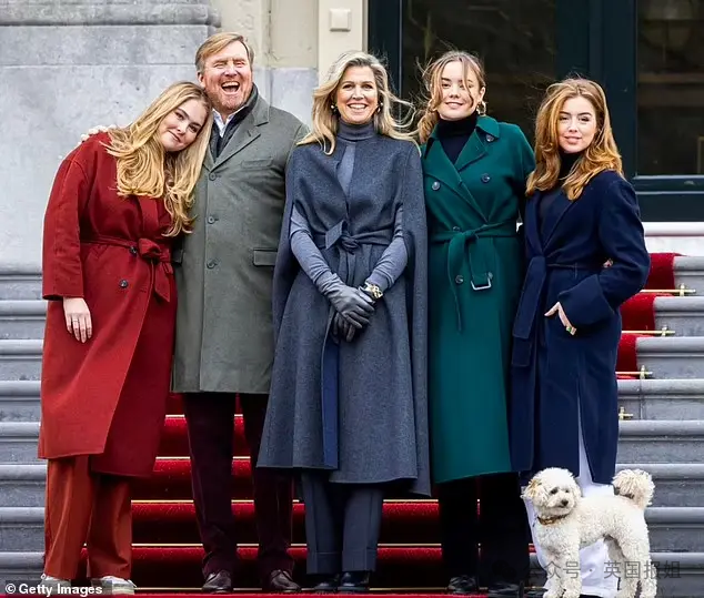 荷兰国王生日，全国大放假！亲民逗比一家五口带民众狂欢，三位公主福气长相超吸睛！534 / 作者:放眼看世界 / 帖子ID:314914