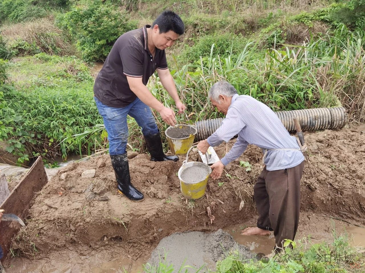三江乡安冲村：党群合力修建引水渠，切实保障灌溉用水36 / 作者:论坛小编01 / 帖子ID:315069
