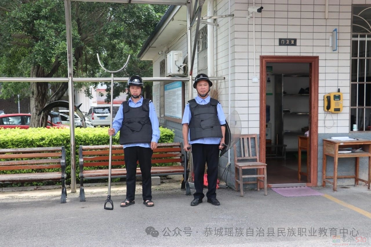 共筑反恐防线 守护平安校园——恭城职教中心开展反恐防暴演练737 / 作者:论坛小编01 / 帖子ID:315398