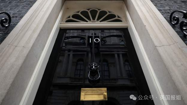 英国首相又跑了？！8年连换6个，最短44天？民众不在意：换谁都一样……696 / 作者:放眼看世界 / 帖子ID:316035