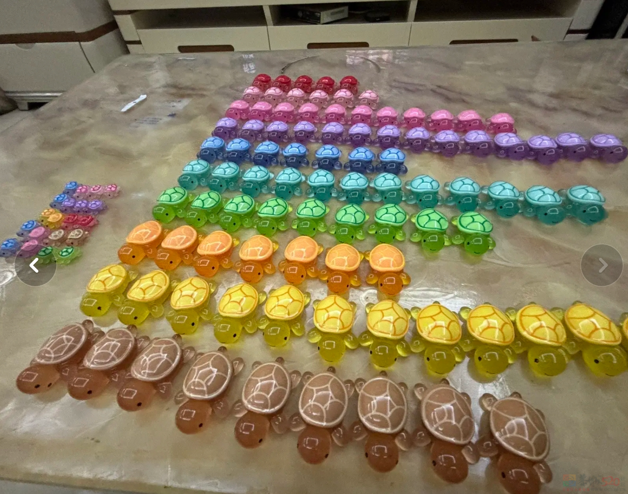 “义乌卖不掉的丑破烂都在这”，00后蹲点抢货的直播间笑死人了360 / 作者:儿时的回忆 / 帖子ID:316323
