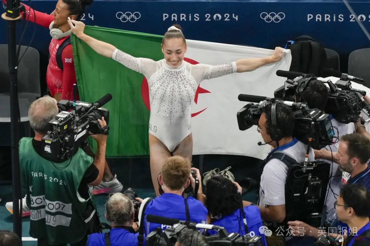 法国骚操作逼走天才体操少女？她替“敌国”出征巴黎夺金，领奖台大唱国歌：法国啊，你们大势已去！436 / 作者:放眼看世界 / 帖子ID:316512