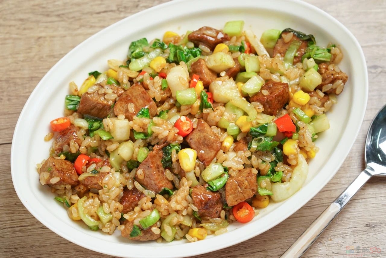 炒饭这么做，勺都差点吃掉。239 / 作者:爱生活爱美食 / 帖子ID:317041