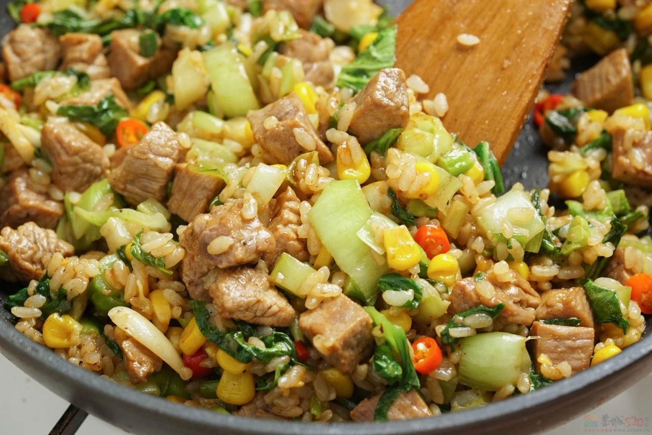 炒饭这么做，勺都差点吃掉。8 / 作者:爱生活爱美食 / 帖子ID:317041