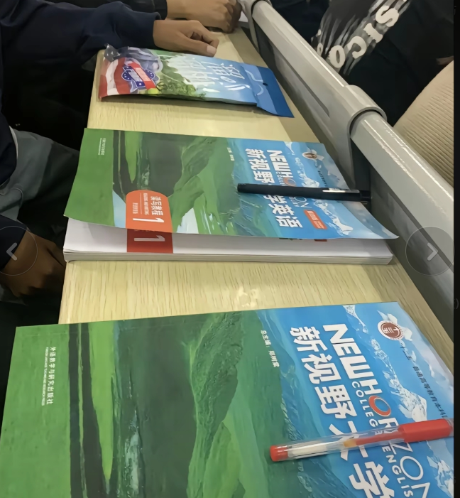 “钱包三折叠怎么折都没钱”，三折叠成今年最好笑的自嘲梗了570 / 作者:儿时的回忆 / 帖子ID:317625