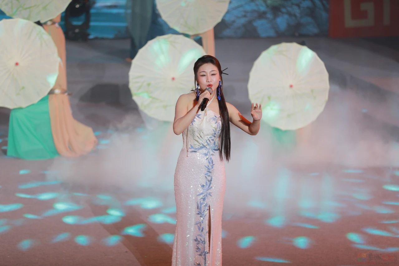 金蛇献瑞 美丽瑶乡 恭城2025年春节联欢晚会精彩上演878 / 作者:论坛小编01 / 帖子ID:318672