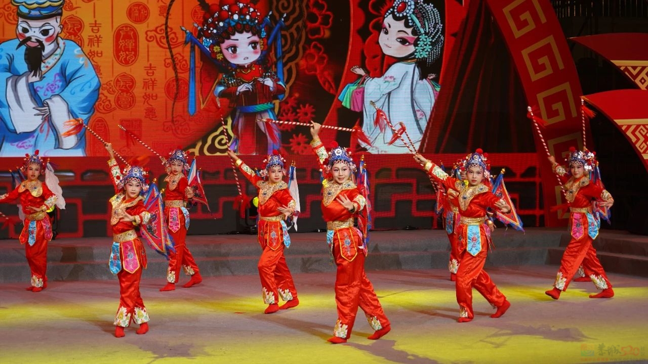 金蛇献瑞 美丽瑶乡 恭城2025年春节联欢晚会精彩上演811 / 作者:论坛小编01 / 帖子ID:318672