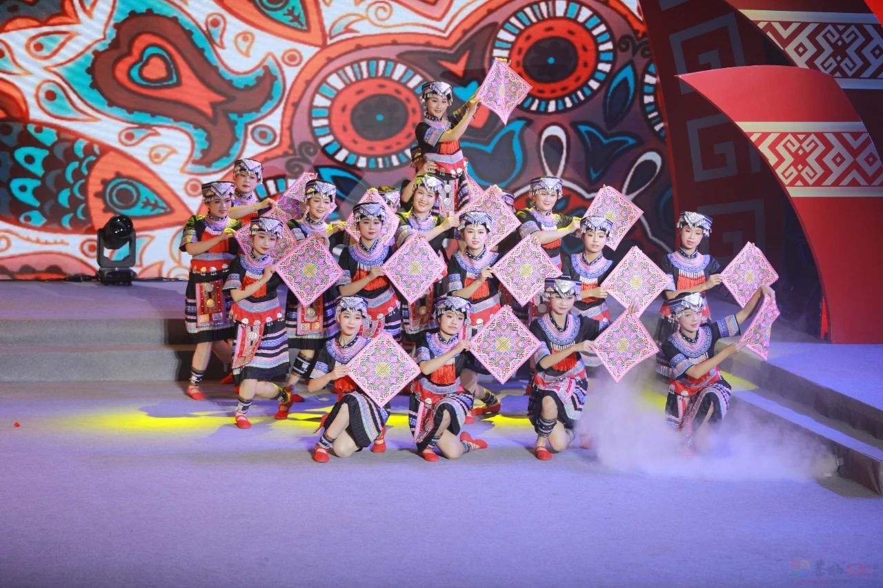 金蛇献瑞 美丽瑶乡 恭城2025年春节联欢晚会精彩上演428 / 作者:论坛小编01 / 帖子ID:318672