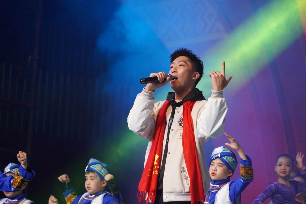 金蛇献瑞 美丽瑶乡 恭城2025年春节联欢晚会精彩上演631 / 作者:论坛小编01 / 帖子ID:318672