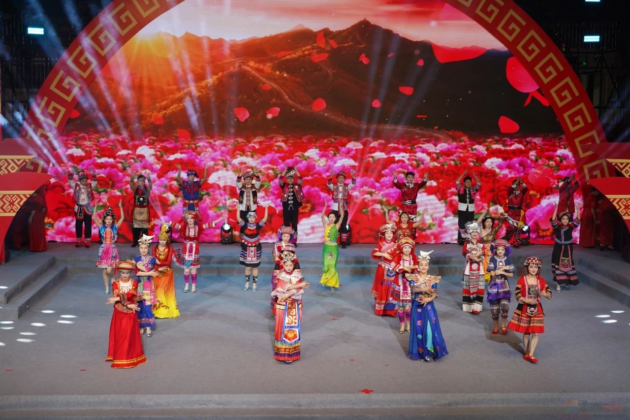 金蛇献瑞 美丽瑶乡 恭城2025年春节联欢晚会精彩上演275 / 作者:论坛小编01 / 帖子ID:318672