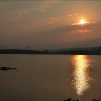 水库的夕阳第一次拍。。