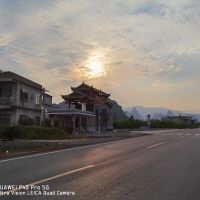 夕阳下的费村