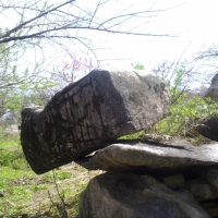 大岭山的一块石头