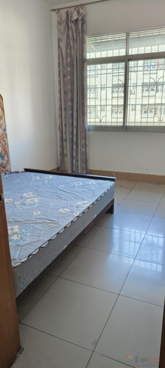 位于城中西路印山街口，三室两厅一厨一卫，110cm?，交通、购物、休闲、停车 ...542 / 作者:春姑娘 / 帖子ID:320803