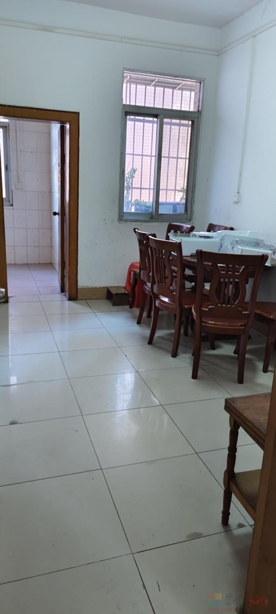 位于城中西路印山街口，三室两厅一厨一卫，110cm?，交通、购物、休闲、停车 ...532 / 作者:春姑娘 / 帖子ID:320803