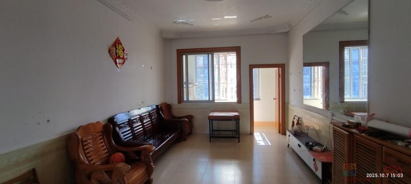 房屋面积86平方米，两房两厅，在物质局院内（老汽车站旁），旁边200米左右 ...969 / 作者:且行且珍惜 / 帖子ID:320807