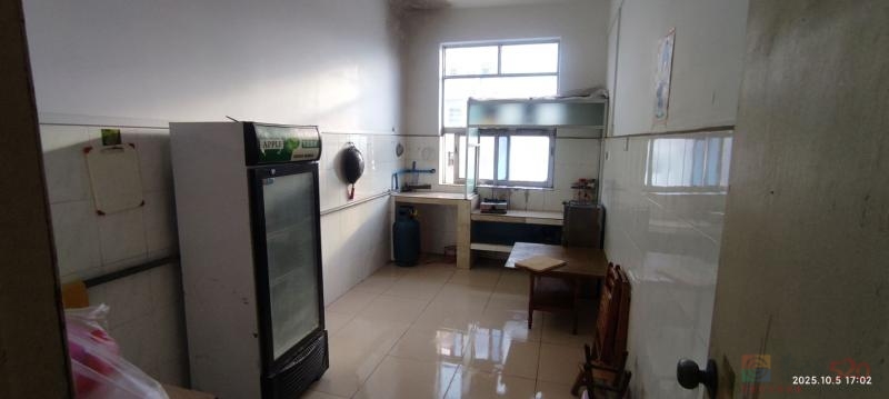 房屋面积86平方米，两房两厅，在物质局院内（老汽车站旁），旁边200米左右 ...354 / 作者:且行且珍惜 / 帖子ID:320807