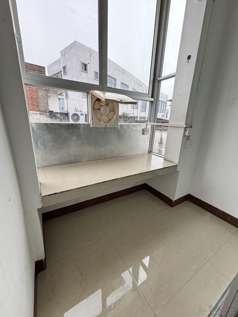 24米街一房一厅出租，带空调热水器，拎包入住906 / 作者:周周43 / 帖子ID:320845