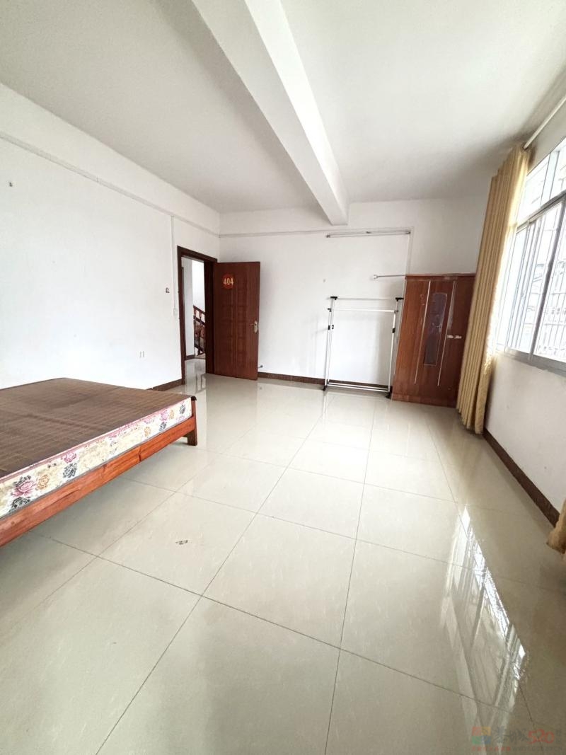 十字街大森林药房后面大单间出租，配套齐全，干净卫生，可放电动车跟充电 ...101 / 作者:周周43 / 帖子ID:320848