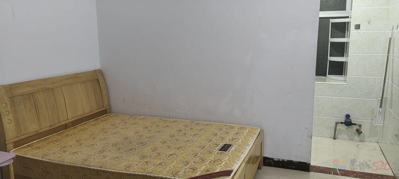 有房子出租3楼4楼。单房带卫生间、电热水器、有空调，有冰箱，床铺、 有洗 ...631 / 作者:18290071D9lN / 帖子ID:320893