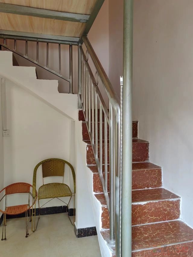 恭城镇滨江苑三小对面万福嘉园一房一厅一厨一卫，家电家具齐全，拎包入住。 ...933 / 作者:浅浅雨夜 / 帖子ID:321042