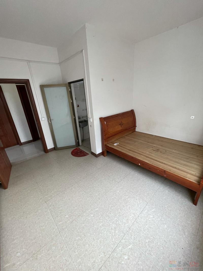 二十四米大街 大森林附近单间出租 方便停放电瓶车充电 安静 离十字街近 ...730 / 作者:李均鑫 / 帖子ID:321046