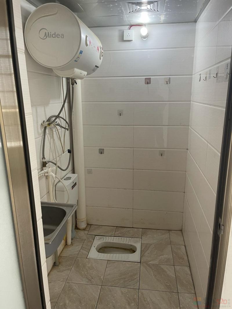 二十四米大街 大森林附近单间出租 方便停放电瓶车充电 安静 离十字街近 ...193 / 作者:李均鑫 / 帖子ID:321046