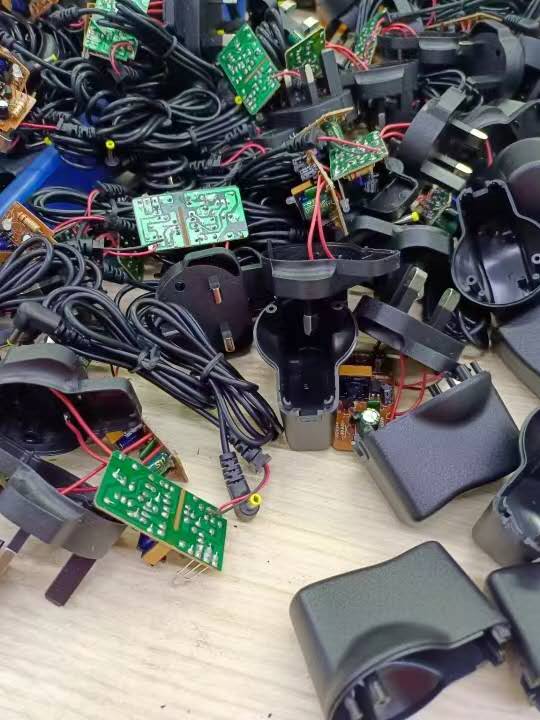 广西本地实体电子配件厂大量产品散件组装订单外包生产：如开关、微型配件、 ...262 / 作者:外发部覃女士 / 帖子ID:321118