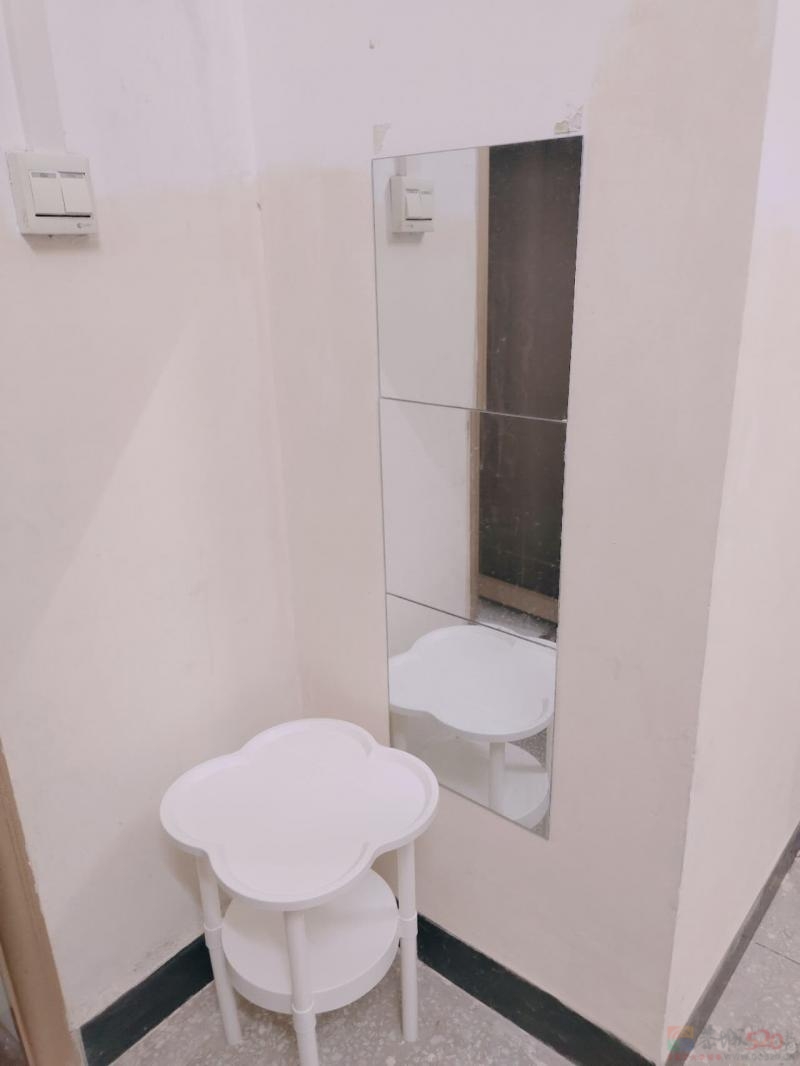 在县医院旁边，房间没有厨房，在院子里面，方便停电动车充电，350/月。空调 ...125 / 作者:^ΦωΦ^24K纯糖 / 帖子ID:321163