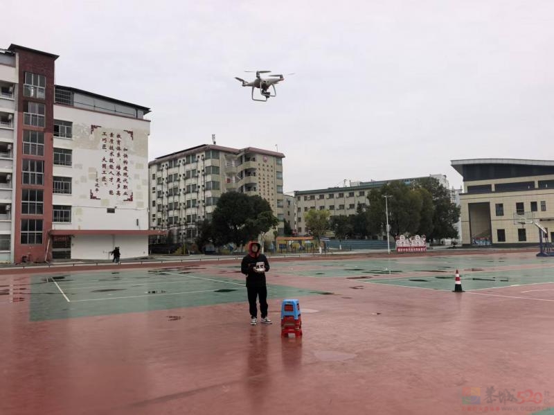 [烟花]2026年恭城县栗木镇第七期初级无人机驾驶员连续班[爱心]
[太阳]上课 ...55 / 作者:十六52 / 帖子ID:321253