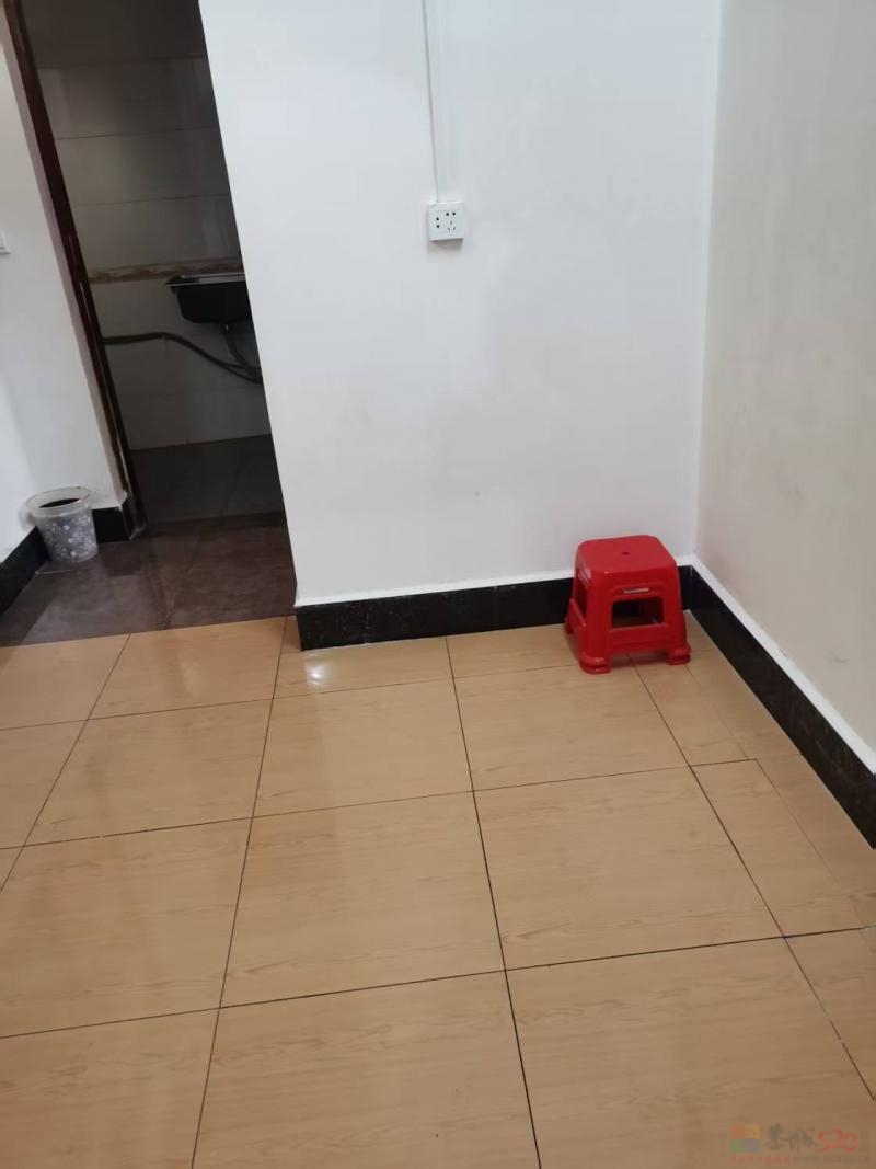 城中西路政务中心附近，两房一厅出租，靠近天河超市，交通便利。联系方式王 ...642 / 作者:唐亦风 / 帖子ID:321263