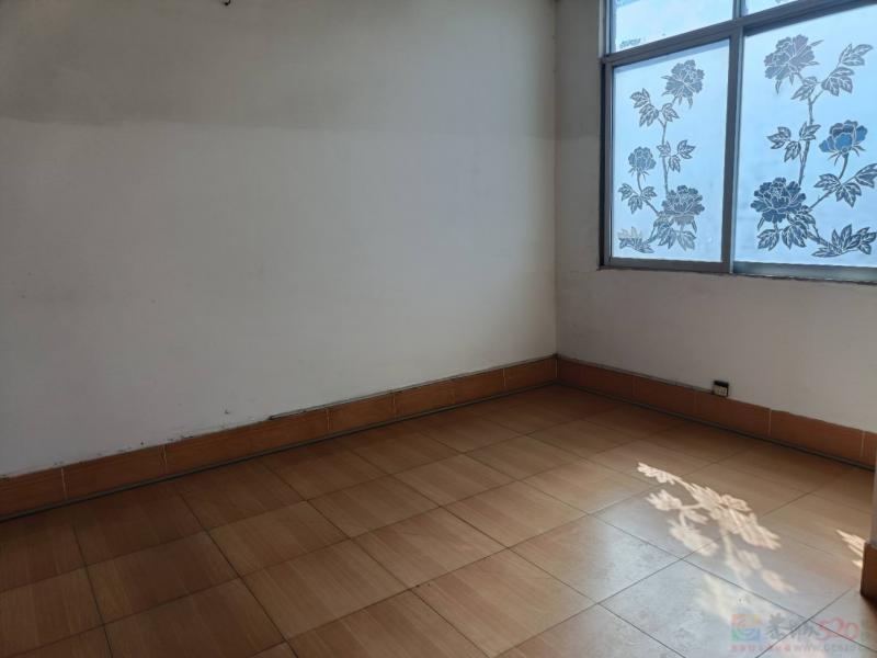 菜市旁老国税局院内，三房一厅一厨两卫出租，停车方便。 ...533 / 作者:南极温泉70 / 帖子ID:321286