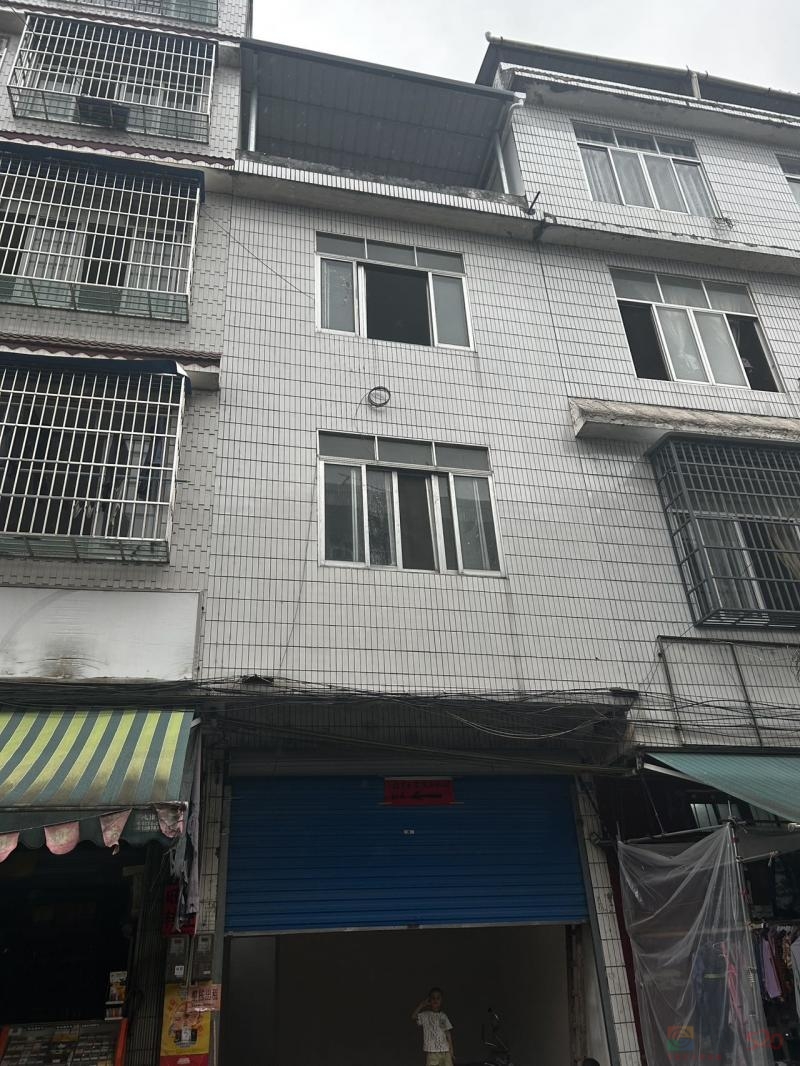 位于县医院往菜市方向300米，杏花村酒坊隔壁，整栋出租，有意者请联系 ...846 / 作者:Meng萌仔 / 帖子ID:321358