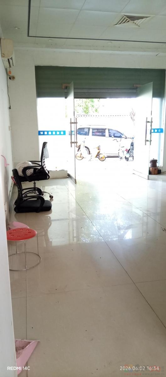 城中西路公路局旺铺出租
位于县妇幼保健院旁，公路局旺铺出租，共三层100平 ...717 / 作者:溪水琴声 / 帖子ID:321429
